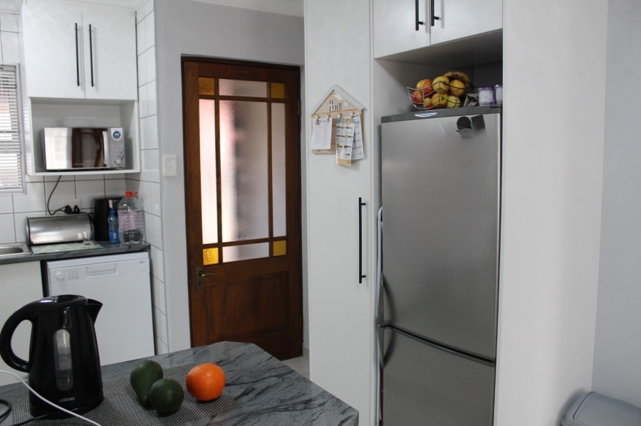 To Let 2 Bedroom Property for Rent in Heiderand Western Cape